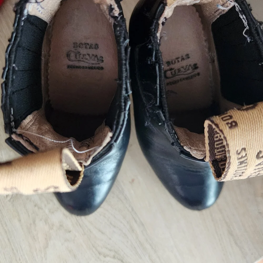 Botas Cuevas Black‎ Leather Chelsea Boots Kids Size 9